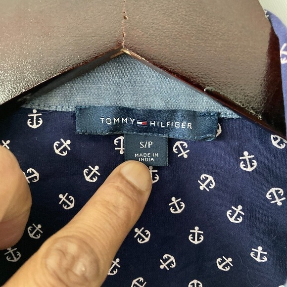 Tommy Hilfiger Women's Navy Long Sleeve Poker Dot Button Down Shirt Size Small - Picture 4 of 9